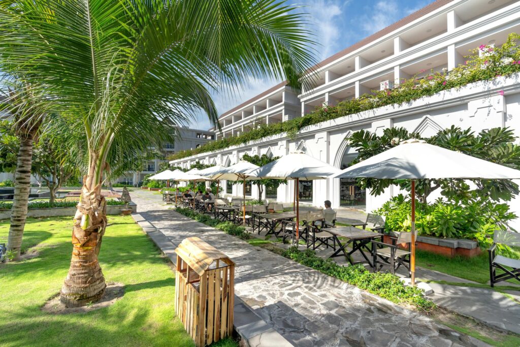 Shangri-La Resort Experience: World-Class Luxury and Scenic Escapes